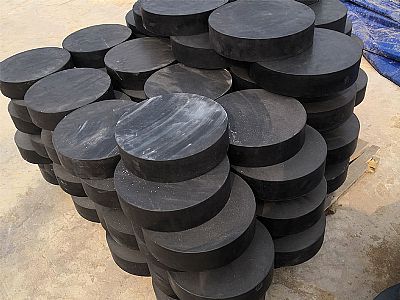 太康县板式橡胶支座由若干层橡胶片与薄钢板经加压硫化